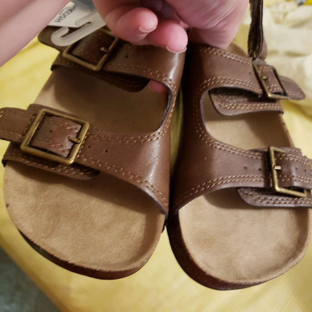NWT Oshkosh Buckle Fisherman sandals - Picture 4 of 4